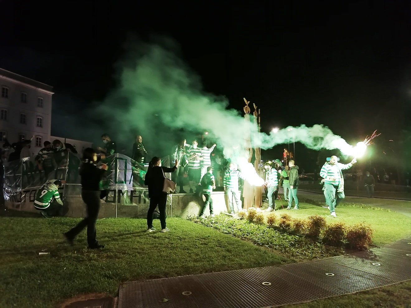 Sporting: mais fotos e vídeos da festa do título IMG 20210511 223306