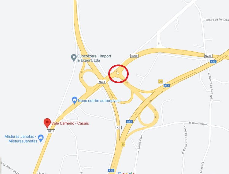 Carro entra em contramão na rotunda do IC3 em Alviobeira ic3