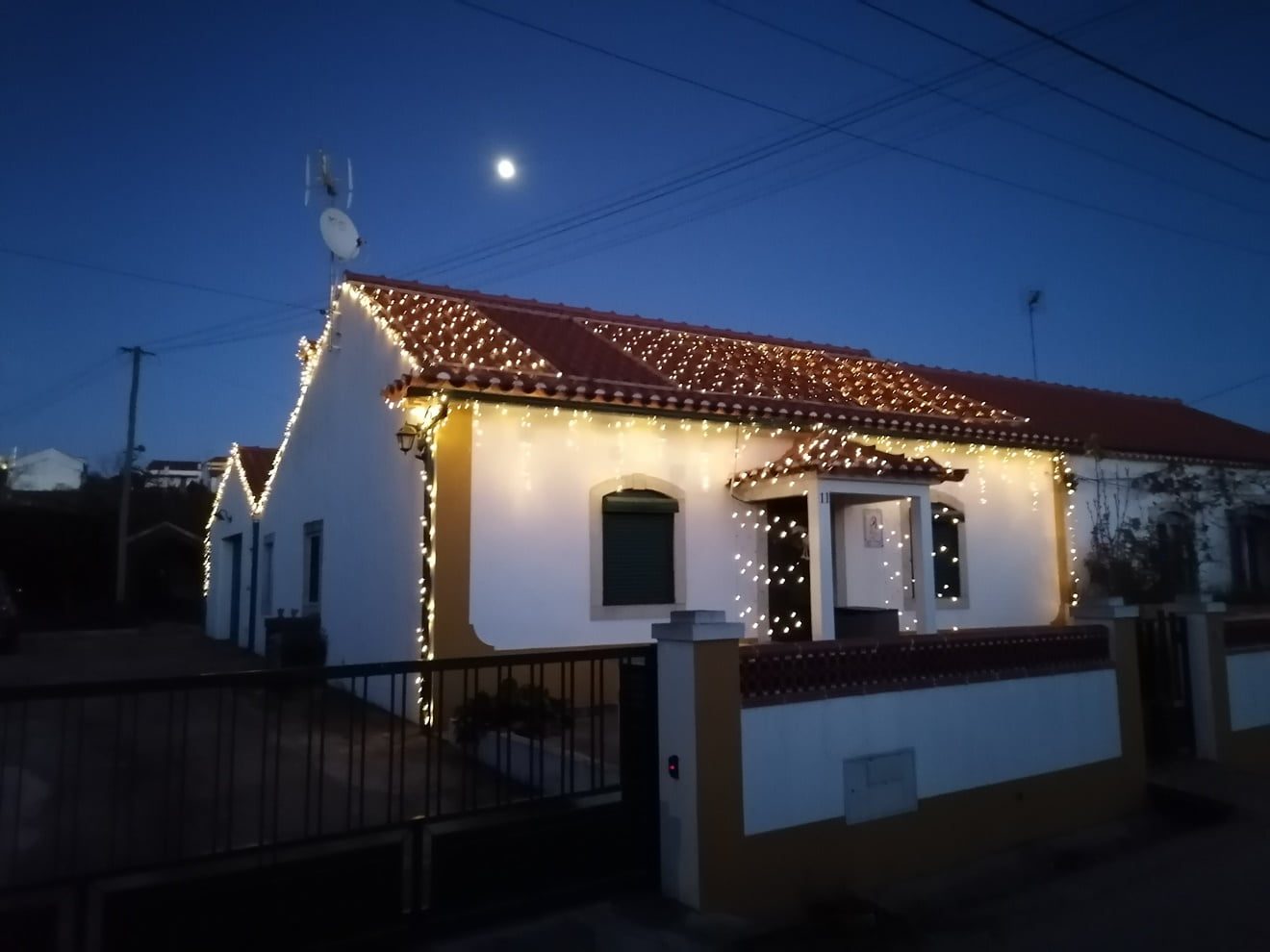 E a casa com mais iluminação de Natal é… (c/ vídeo) IMG 20211216 174339