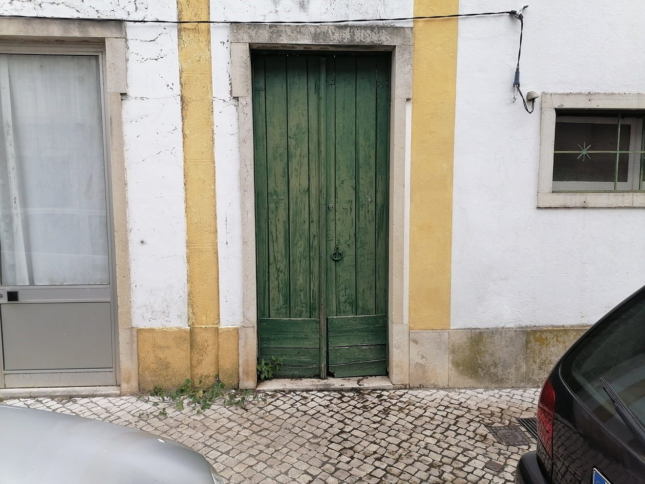 Esgotos pela rua abaixo em pleno centro histórico IMG 20220421 094028
