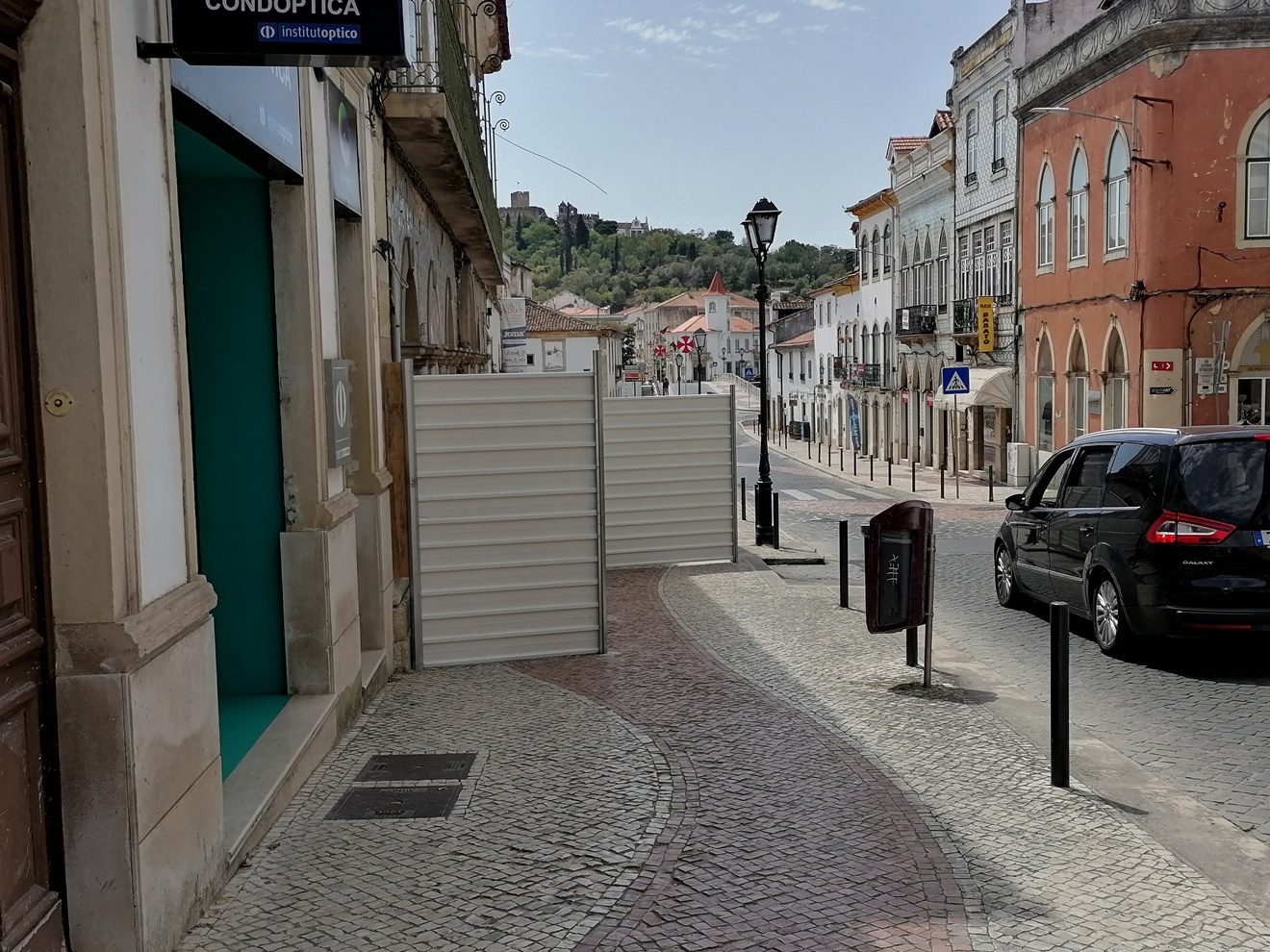 Taipais impedem a passagem de peões taipais IMG 20220717 152121