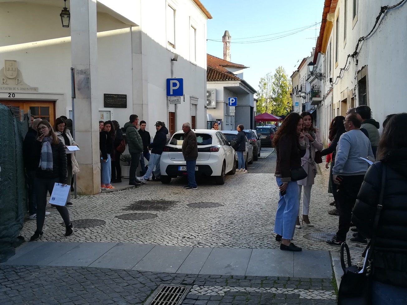 Há quem passe a noite à porta da junta para levar Tabuleiro IMG 20221112 085513