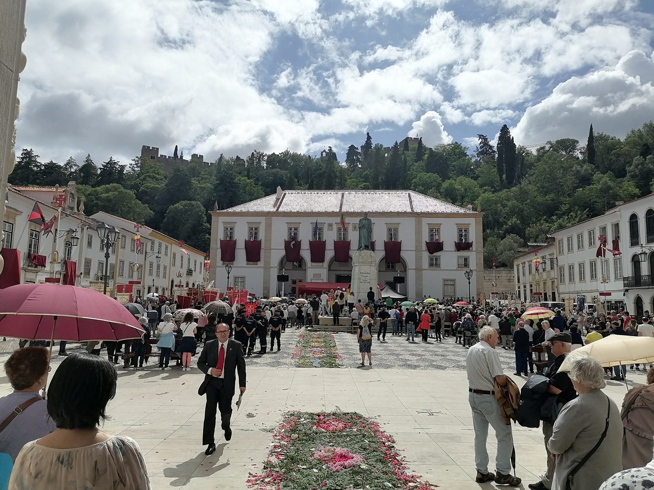 Missa em Tomar: Bispo aborda tema dos abusos sexuais na igreja missa praca IMG 20230608 163232