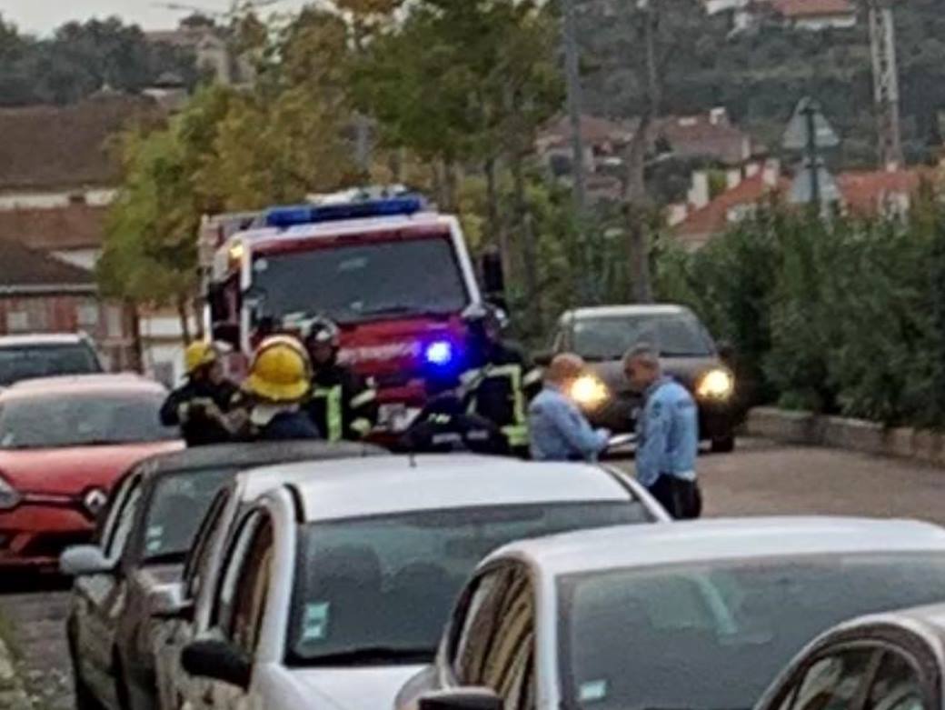 Queda de telhas assusta vizinhos e provoca prejuízos bomb 4105105 5269282757141530265 n