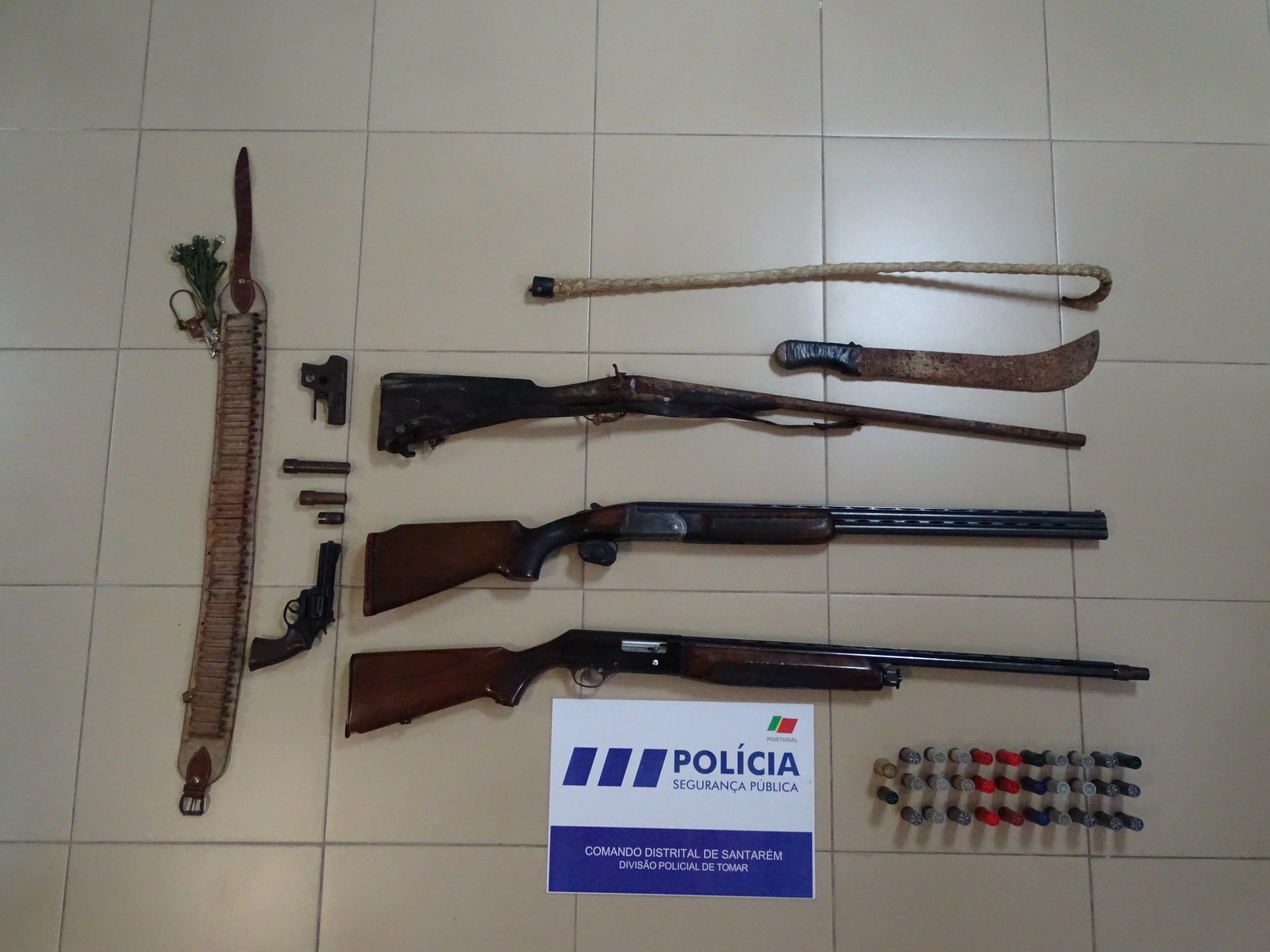 Polícia apreende armas no bairro Calé em operação com grande aparato psp bairro cale 4543974149 7524434832552625378 n