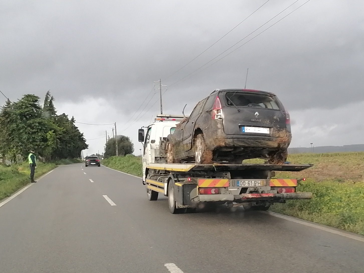 Despiste aparatoso provoca três feridos acidente IMG 20240302 163719