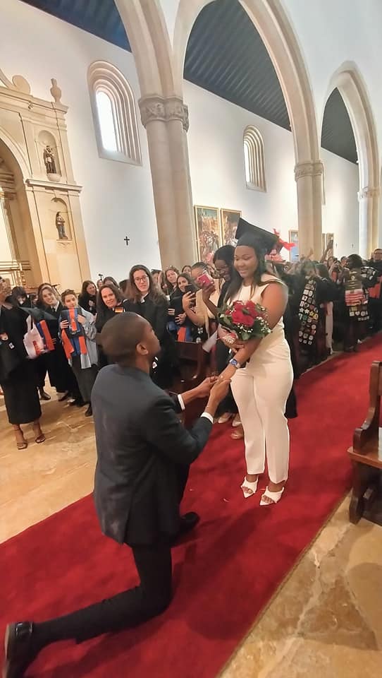 Pedido de casamento durante a cerimónia da bênção das pastas casamento ipt 22683176575958 7398606699992384855 n