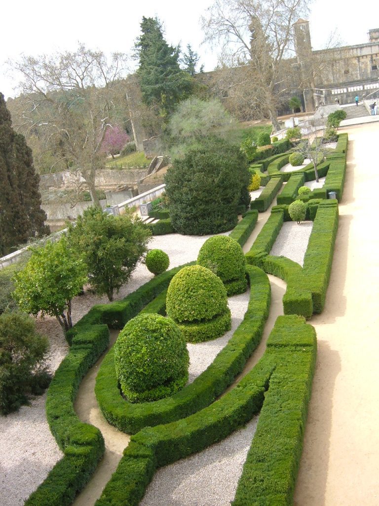O que estão a fazer ao jardim formal do Convento de Cristo? jardim convento 0 2616641701854893 6844960641843599062 n