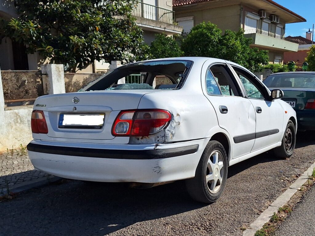 Mais um carro vandalizado junto ao bairro 1º de maio vandal 20250722 181539