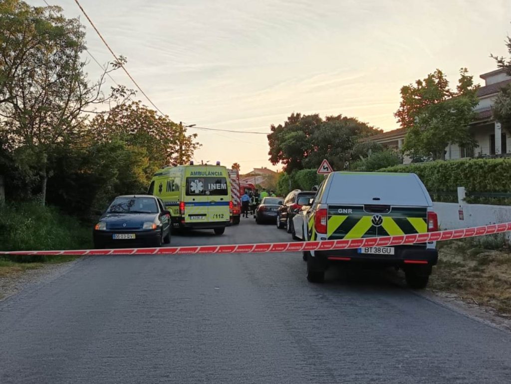 Adolescente de bicicleta gravemente ferida em colisão com veículo ligeiro acidente IMG 20260404 WA0012