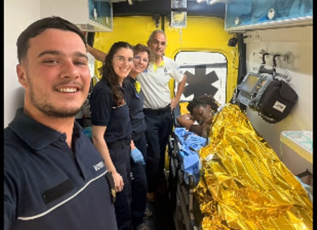 Bebé nasce na ambulância no Entroncamento bebe parto 2 1