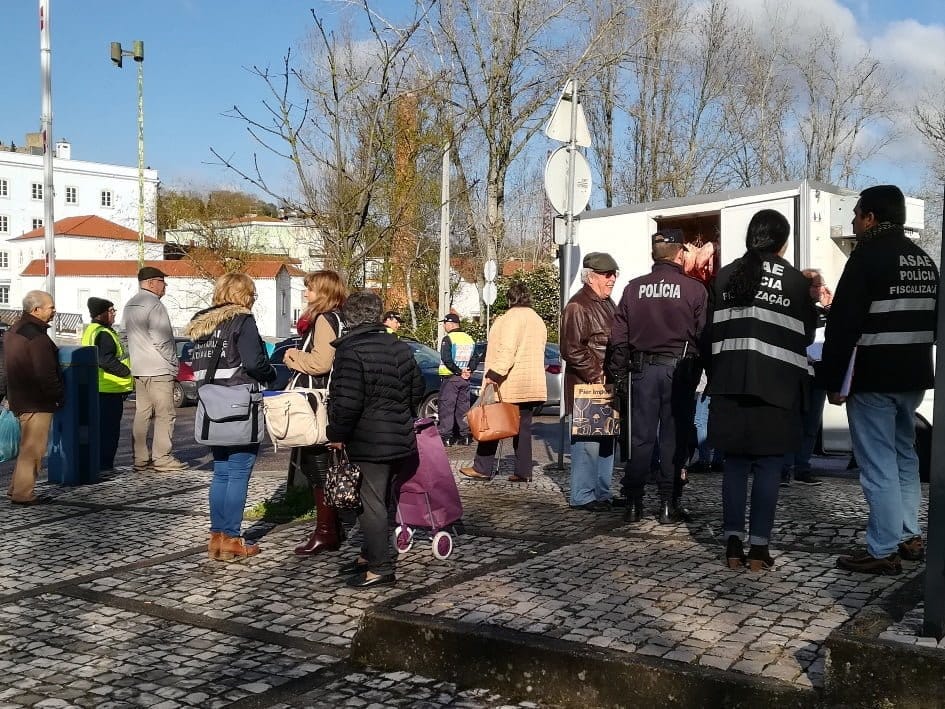 ASAE e Finanças em fiscalização no mercado semanal de Tomar ASAE PSP mercado IMG 20190308 085938 Copy