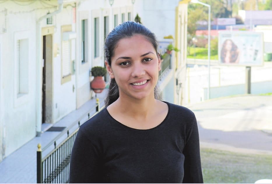 Ela é a primeira pessoa da comunidade cigana no ensino superior em Tomar bruna