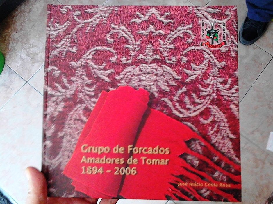 Livro sobre os forcados baixa de preço forcados IMG 20190323 112321 2