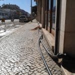 Sucessivas ruturas obrigam a instalação de tubagens provisórias smas avarias obras abastecimento agua IMG 20190314 100642