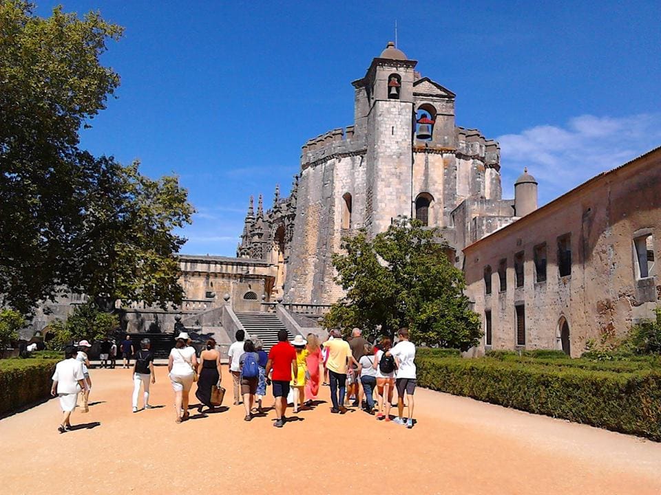 Visitas guiadas ao Convento de Cristo e à cidade de Tomar visitas convento charola 03 7842957715285475328 n