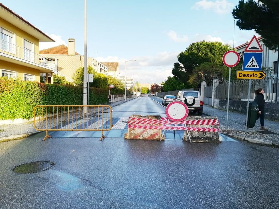 Trânsito cortado na av. D. Maria II IMG 20190408 191604