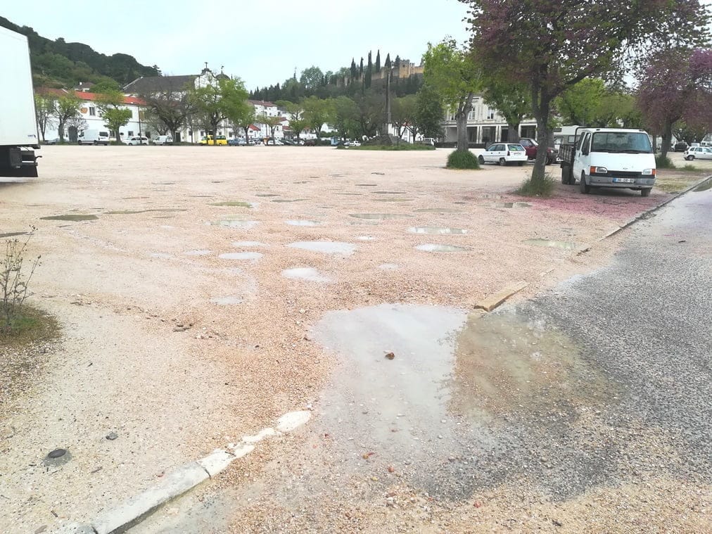 Buracos e mais buracos na Várzea Grande e no terreno da antiga messe buracos IMG 20190407 095527