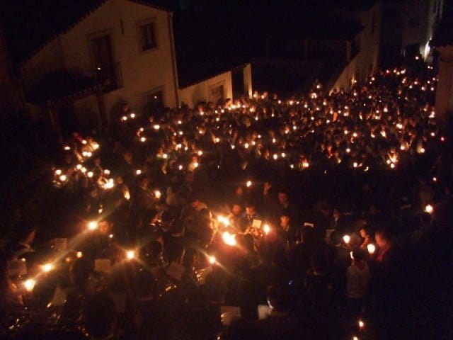 Bispo preside a Via Sacra em Dornes dornes Via Sacra noite
