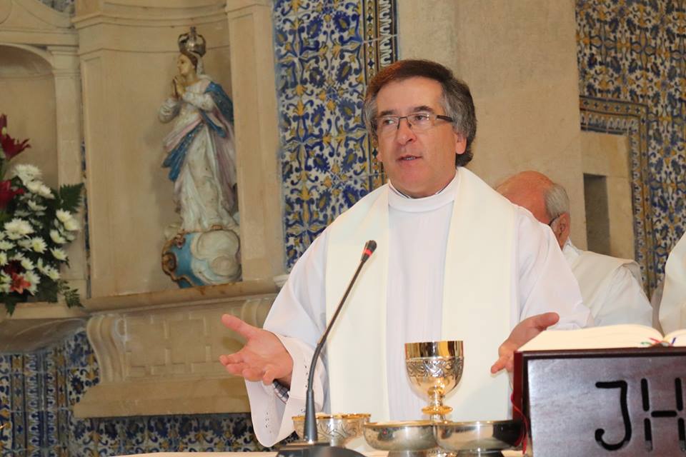 Smas de Tomar recusam aplicar tarifa social a igreja padre mario 36 5719126757127225344 n