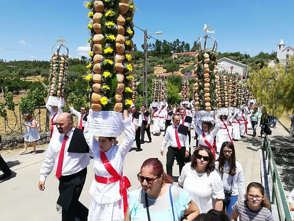 No Pentecostes há tabuleiros em Carregueiros (c/ fotos e vídeos) tabuleiros carregueiros IMG 20190609 134121