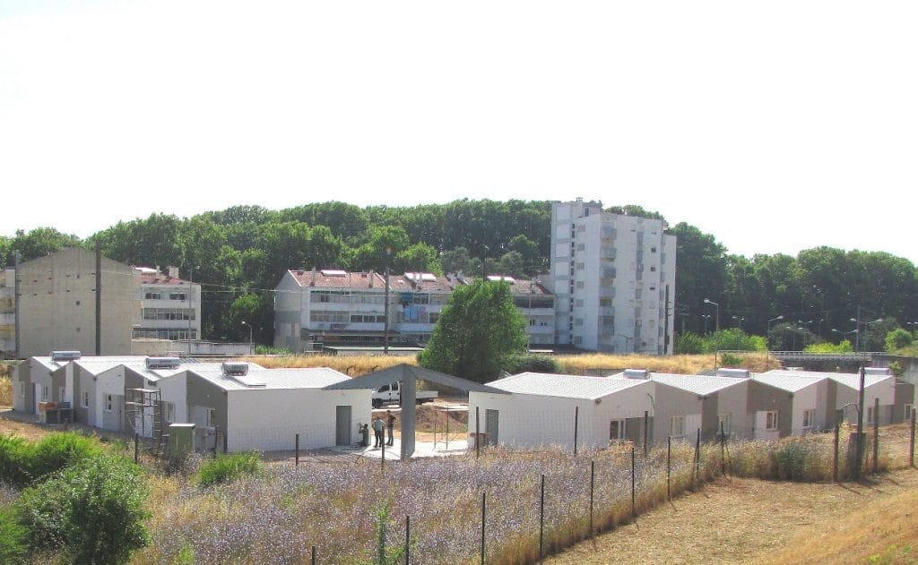 A triste, tosca e taralhouca política tomarense de realojamento cigano bairro ciganos IMG 2833