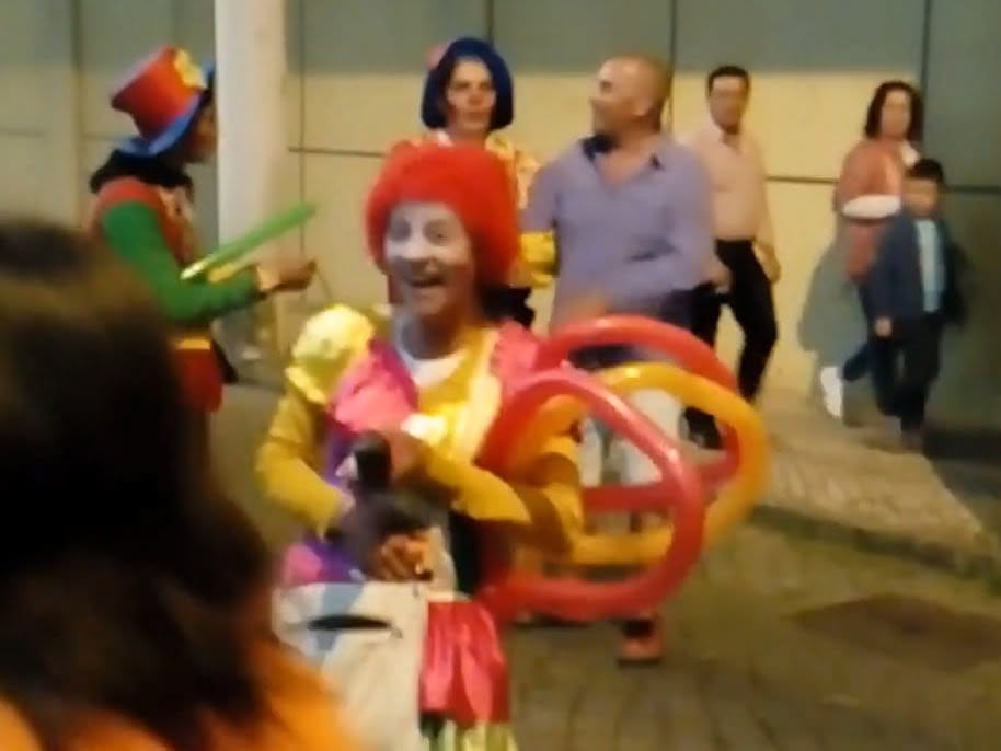 PSP detém carteiristas disfarçados de palhaços em Tomar (c/ vídeo) tabuleiros palhacos carteiristas