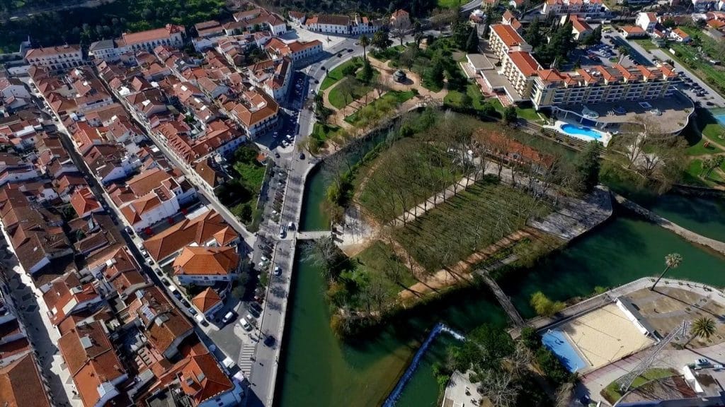 Câmara encomenda projeto de ponte pedonal entre a Várzea Pequena e o Mouchão Mouchao drone x 28860942821363 n