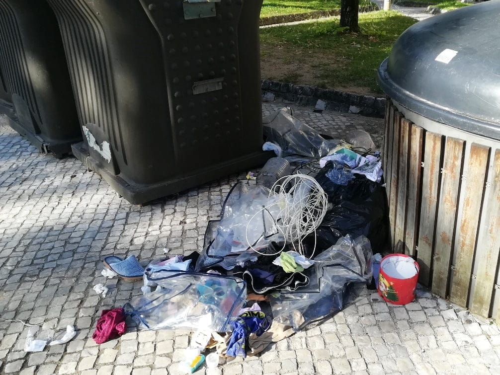 Exemplos de falta de civismo lixo IMG 20190902 093240