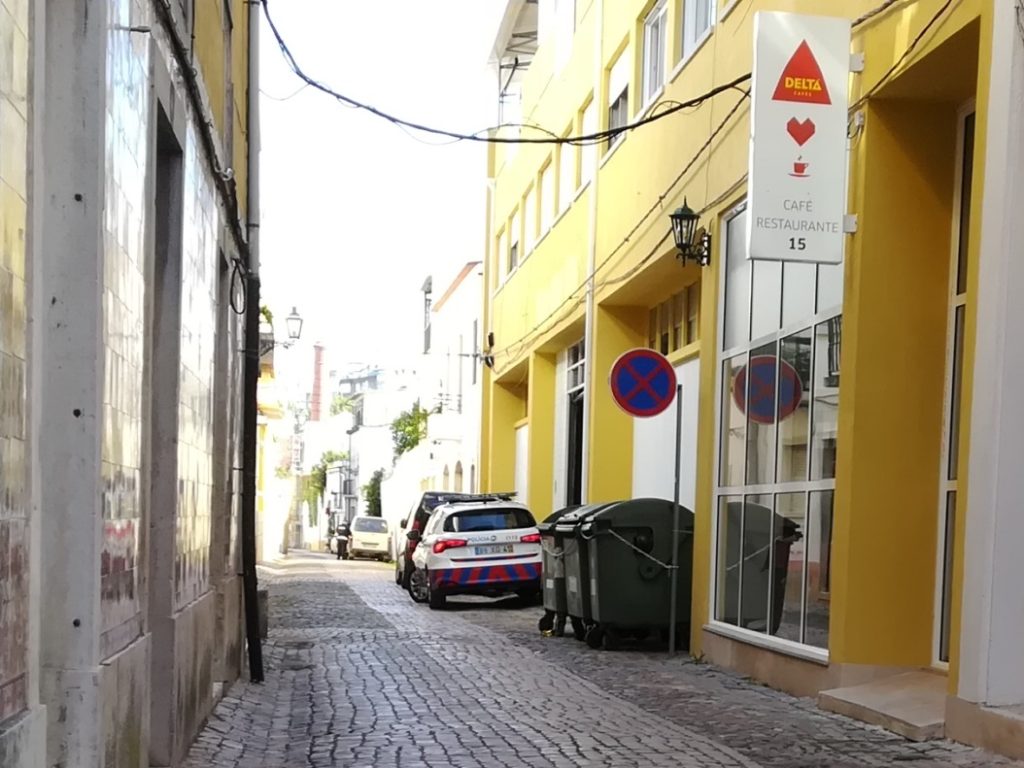 Polícia multa carros mal estacionados no centro histórico IMG 20191022 130354