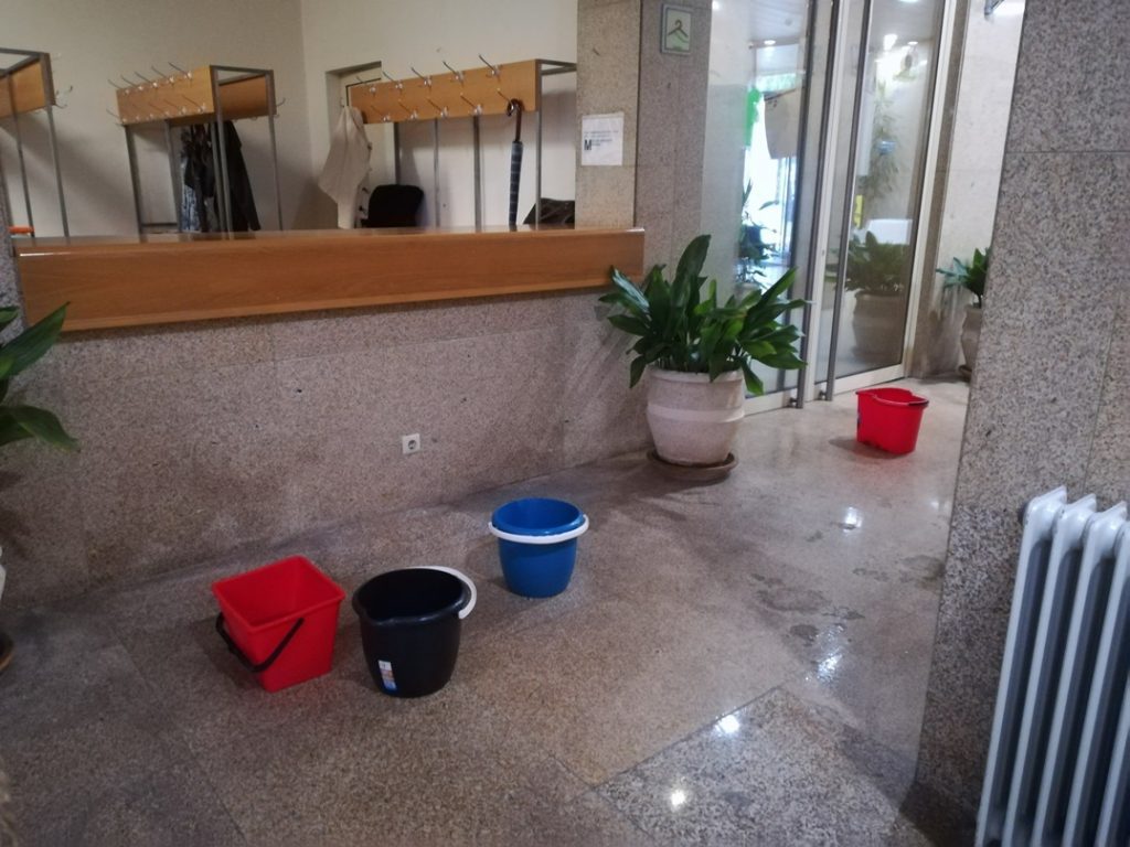 biblioteca baldes chuva IMG 20191121 093543