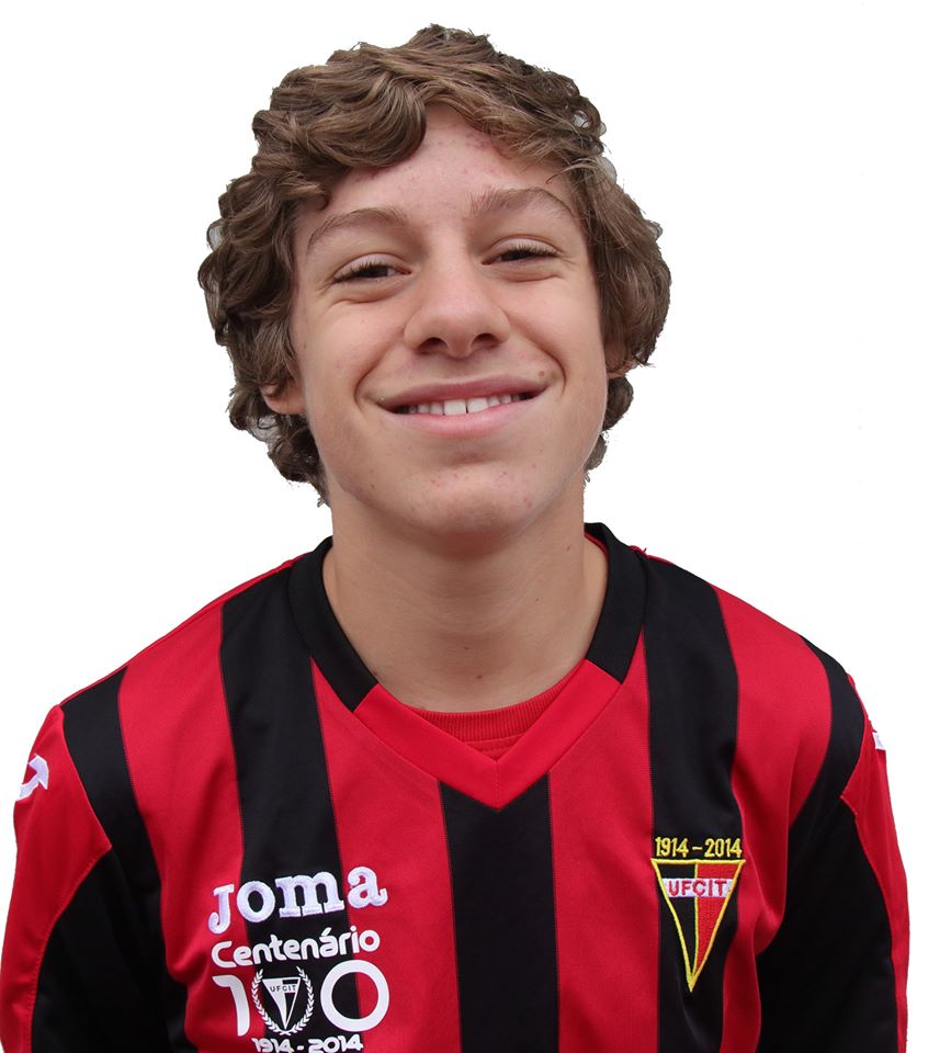 O bonito gesto de um jovem atleta do U. Tomar U. Tomar joao 2682936 4724455925291679744 o