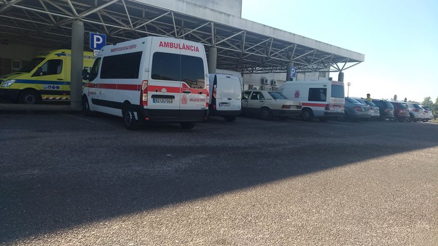 Automobilistas não respeitam sinalização hospital ambulancias 60 4527753930737713152 n