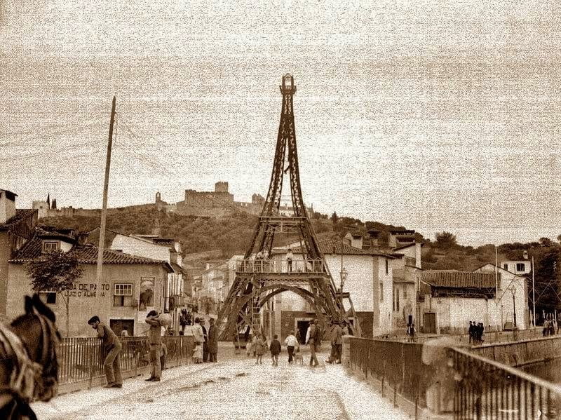 Torre Eiffel de Tomar na lista dos monumentos desaparecidos Torre Eiffel erquida em Tomar. Ponte Velha. Festa dos Tabuleiros de 1914