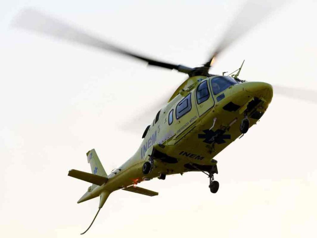 Acidente de mota provoca um ferido grave em Ourém heli inem