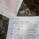 Raspadinhas e notas de encomenda do Continente acumulam-se atrás do pavilhão da Nabância lixo 066 4084208818379030528 n
