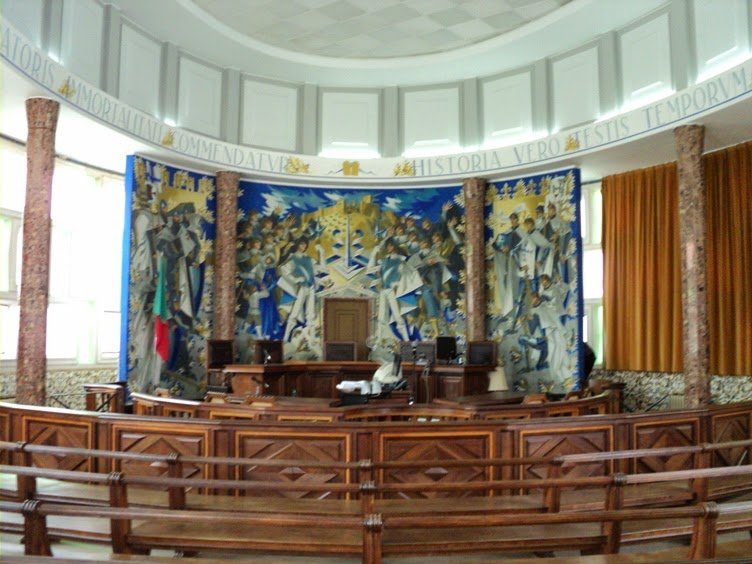 Homem e mulher detidos por furto em residência tribunal DSC09693