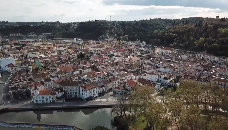Novidades dos negócios em tempo de desconfinamento Tomar drone aerea