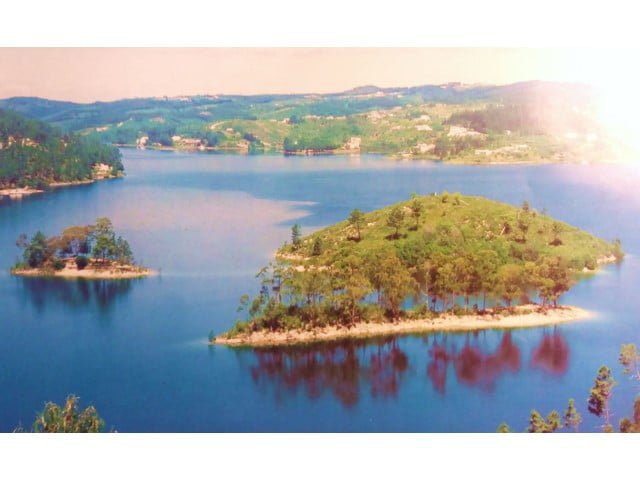 Quem quer comprar uma ilha na albufeira de Castelo do Bode? ilha 00 0500 0000 0000030f50ce