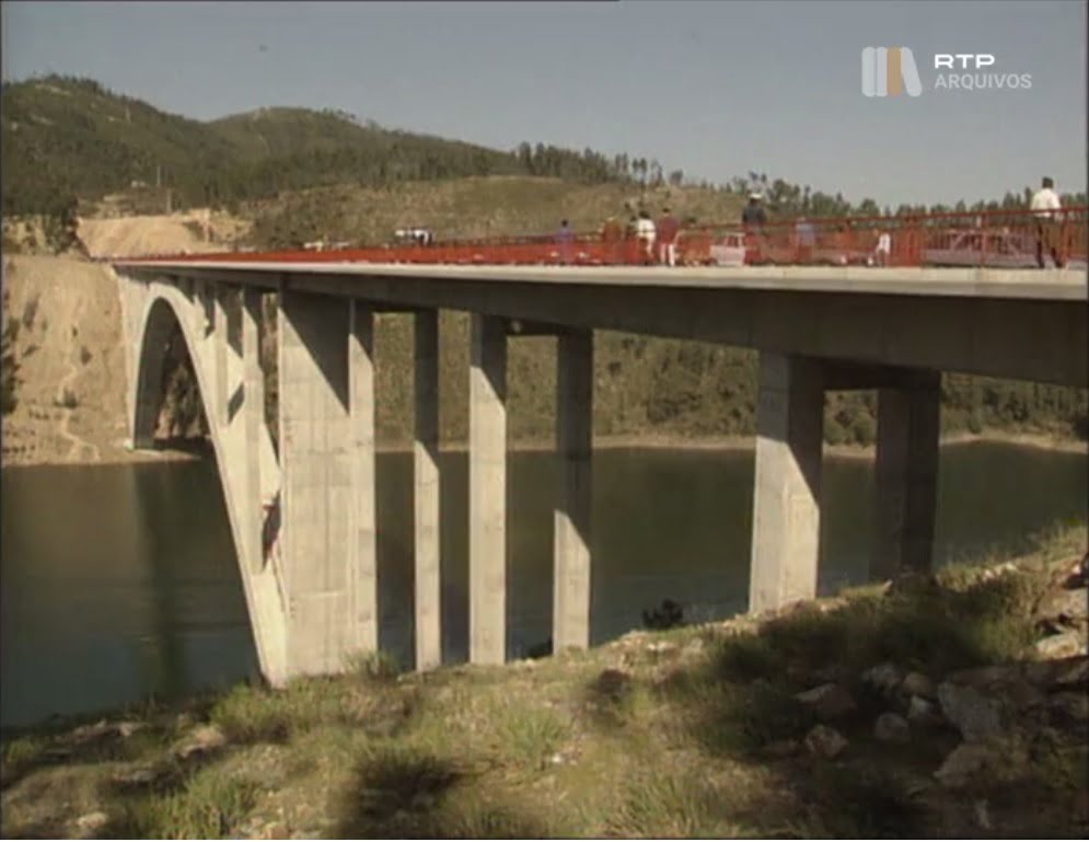 Ponte sobre rio Zêzere precisa de obras, 28 anos depois de inaugurada ponte ferreira do zezere Vila de Rei pombeira 4
