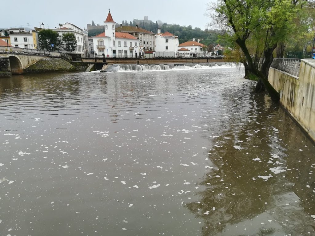 Poluição do Nabão: Boa jogada do PS rio nabao poluicao IMG 20200321 081158
