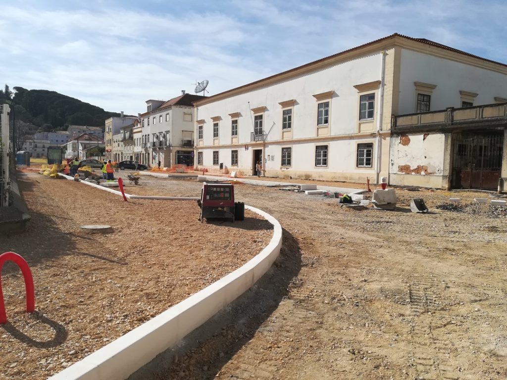 Estacionamento na zona da Saboaria reduzido a metade varzea grande obras IMG 20200309 150427