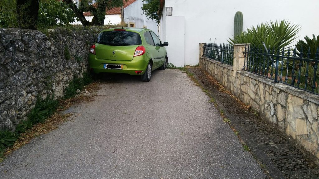 Despiste provoca dois feridos (c/ fotos) acidente 20200429 190525 3