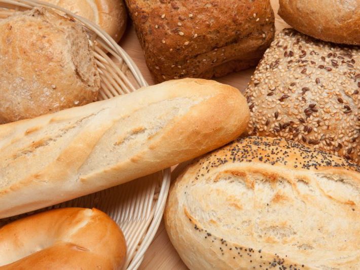 Campanha solidária dá pão a quem precisa pao 56789