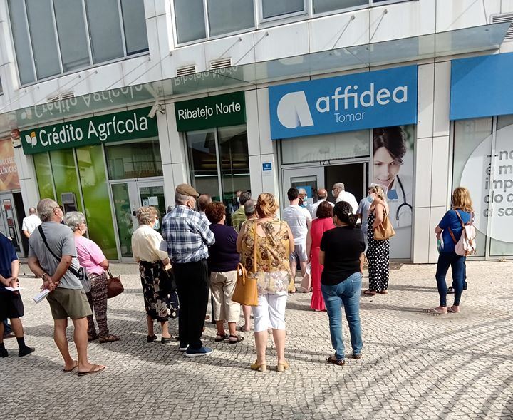 Clientes da Affidea têm de esperar na rua e ao sol filas affidea 8 72375054766694889 o