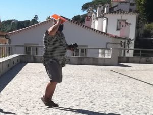 Consumidores sofrem ao sol para serem atendidos na Tejo Ambiente tejo ambiente IMG 20200826 110029