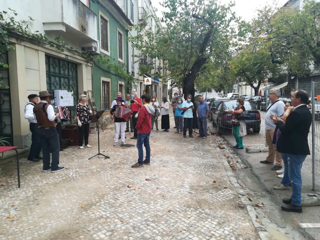 S. Pedro deu tréguas para a vindima da rua dos Arcos (c/ fotos e vídeo) IMG 20200918 182800