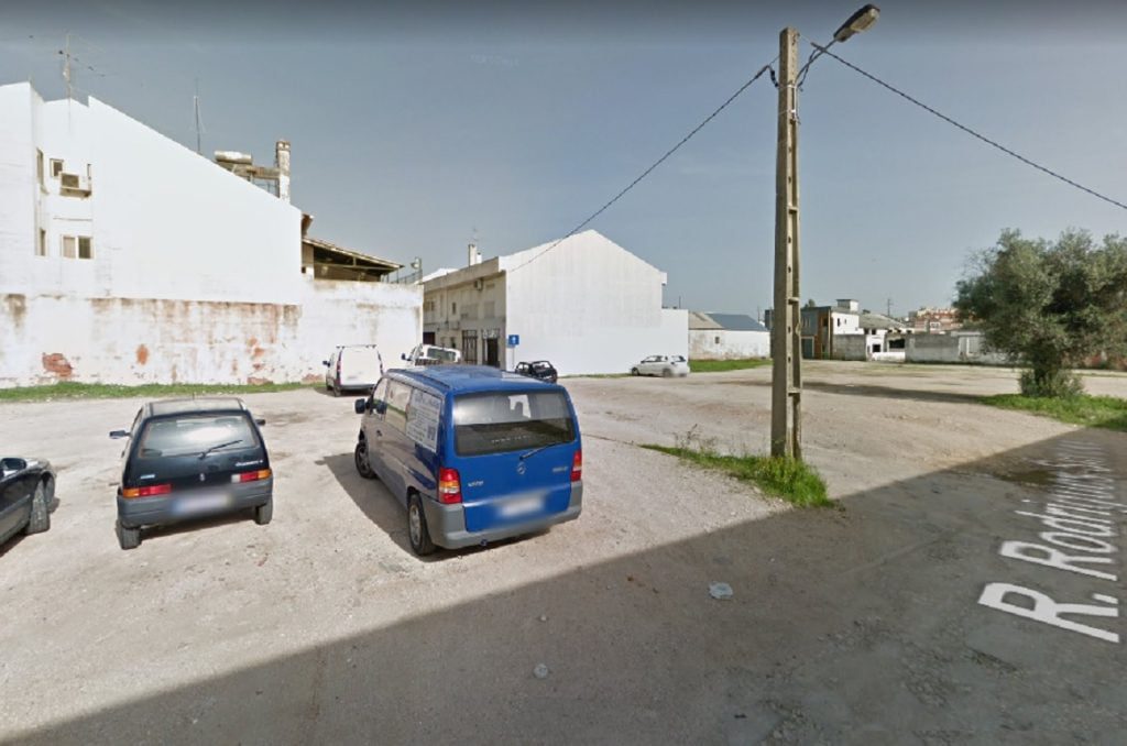 Alta tensão no Flecheiro: comerciante ameaçado teve de puxar pela pistola flecheiro 5678