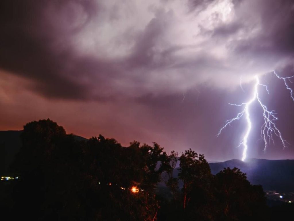 Atenção ao mau tempo que aí vem trovoada chuva tempo