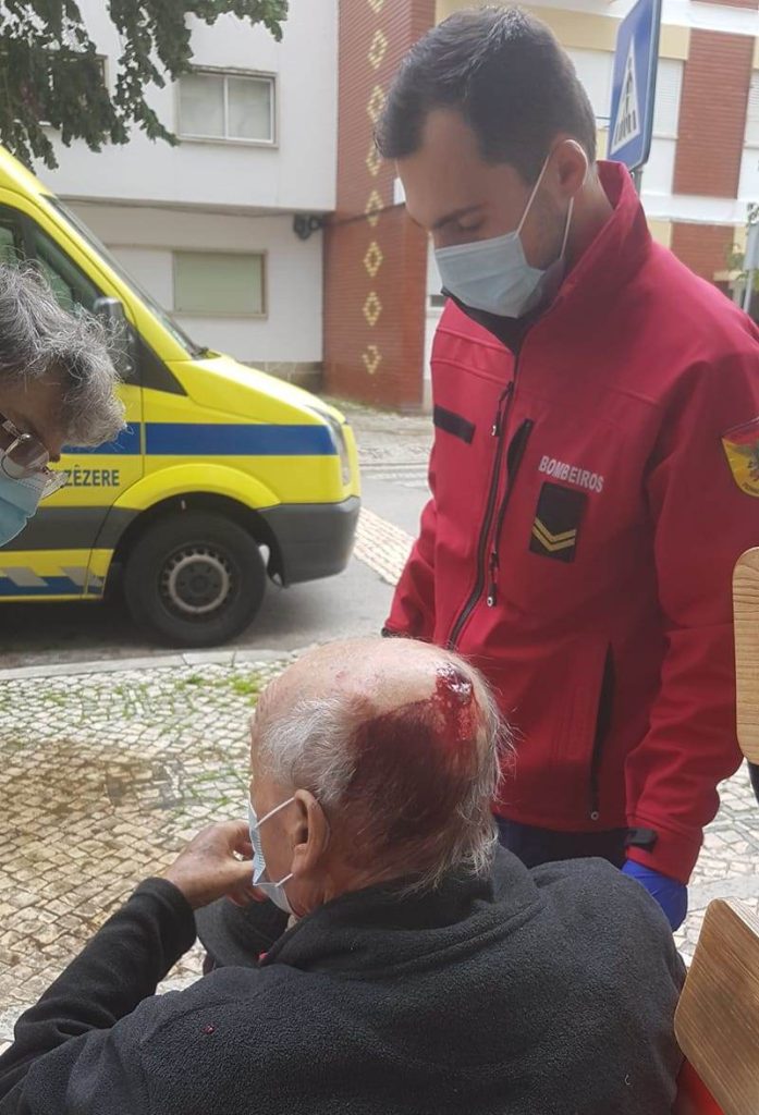 E o quartel dos bombeiros de Tomar ali tão perto ambul 7105246056081241154 o